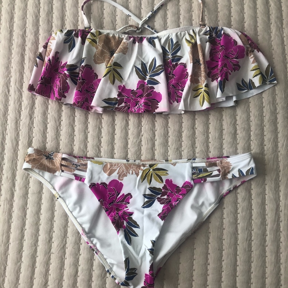 Billabong Bikini (medium top & large bottoms)